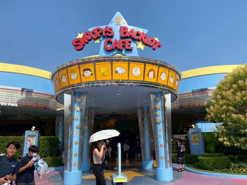 Snoopy's Backlot Cafe